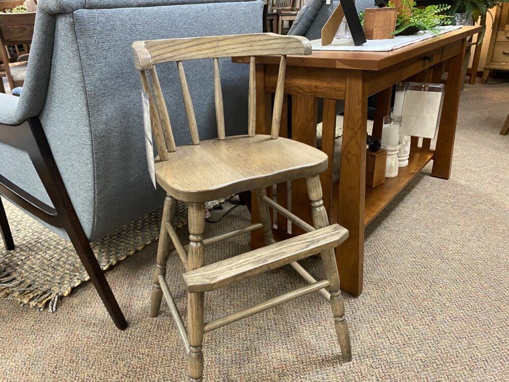 Wrap-Around Youth Chair